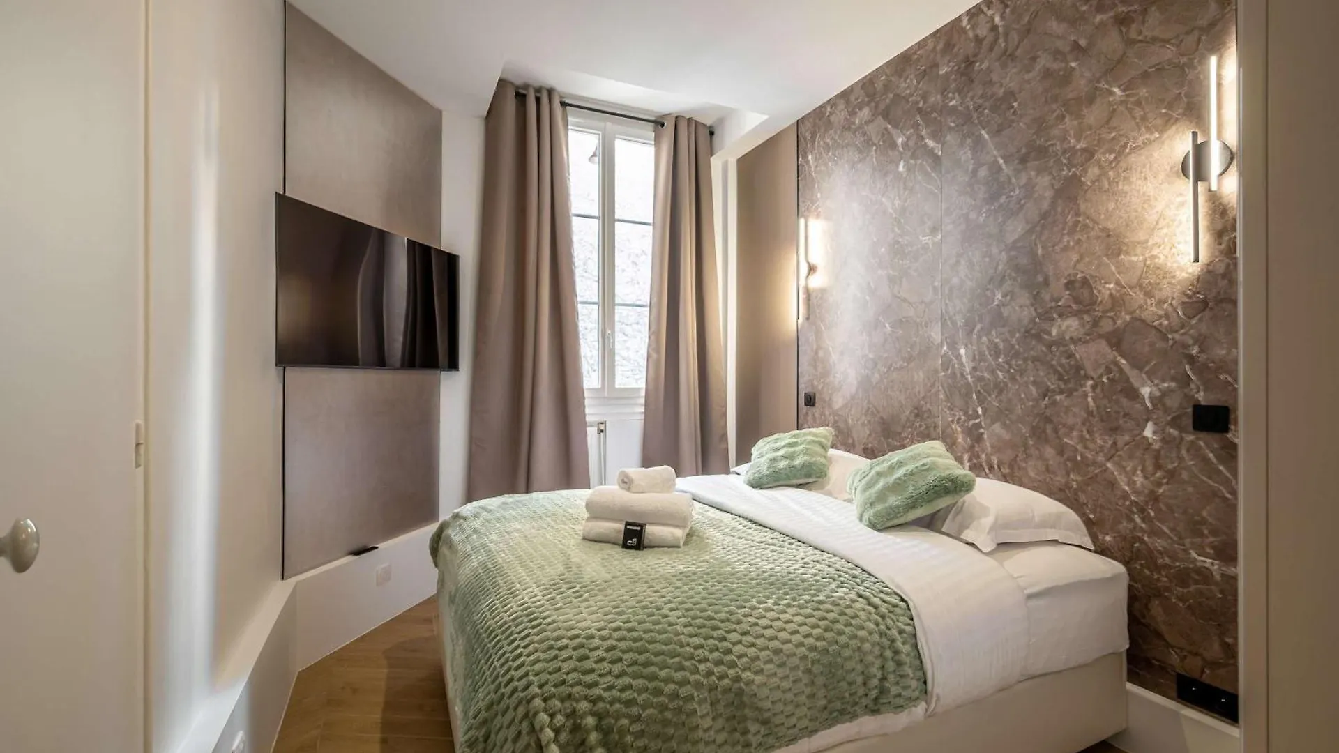 Appartement Dauphine Muette Trocadero - Paris 16 - 4P
