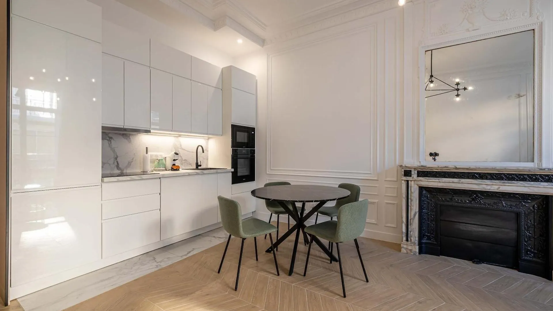 Apartment Appartement Dauphine Muette Trocadero - Paris 16 - 4P France